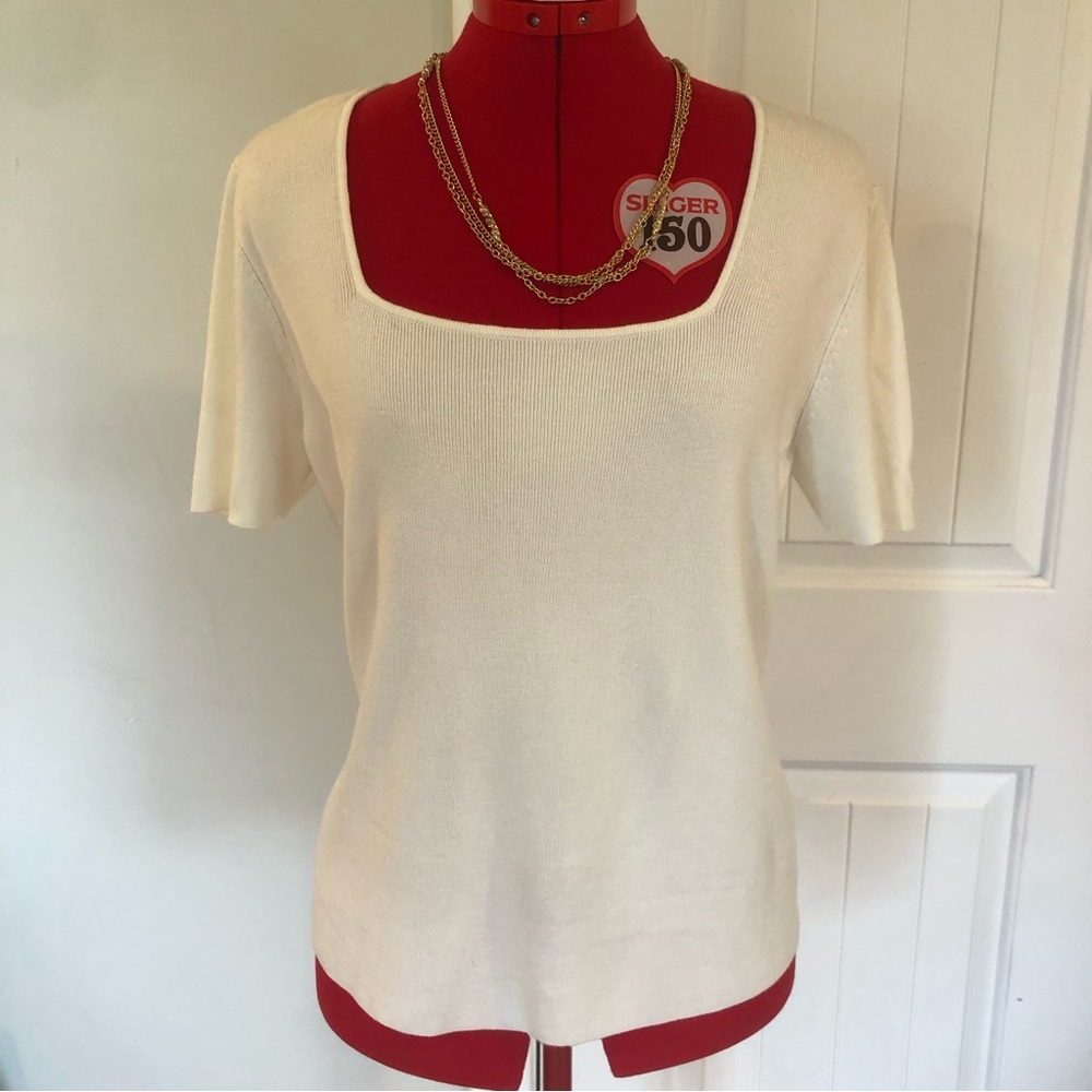 🎁 2 FOR $20 NWT Saks Fifth Avenue White Knit Short Sleeve Square Neck Top